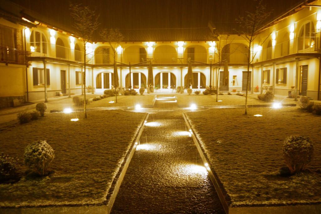 Agriturismo Cascina Varie Castagnito Exterior foto