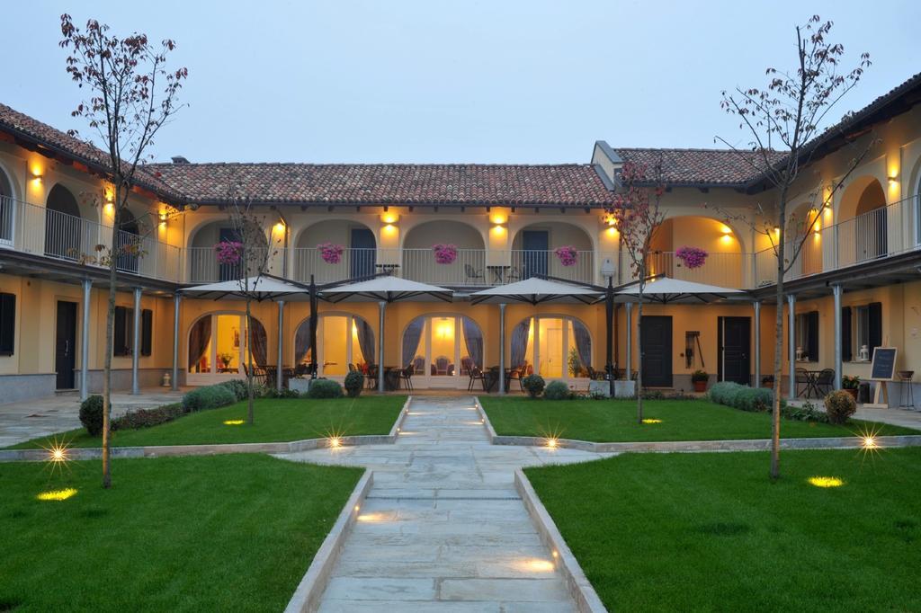 Agriturismo Cascina Varie Castagnito Exterior foto